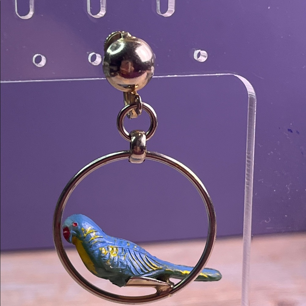 Vintage Handmade Green& Blue Bird Goldtone Dangle Screwback earrings - Picture 3 of 14